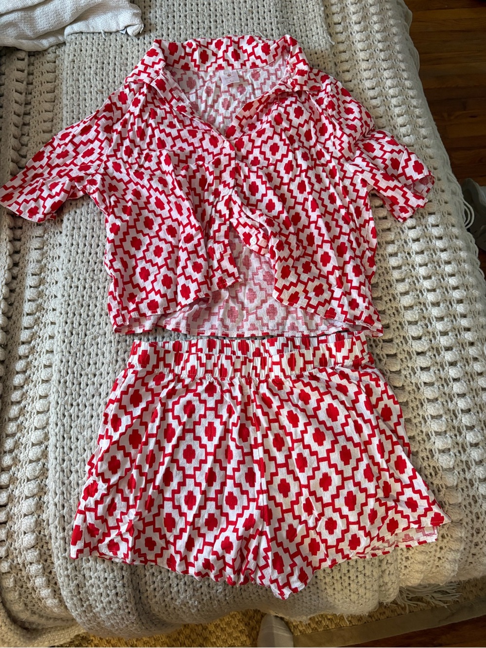 Shade & Shore Red and White Geo Set